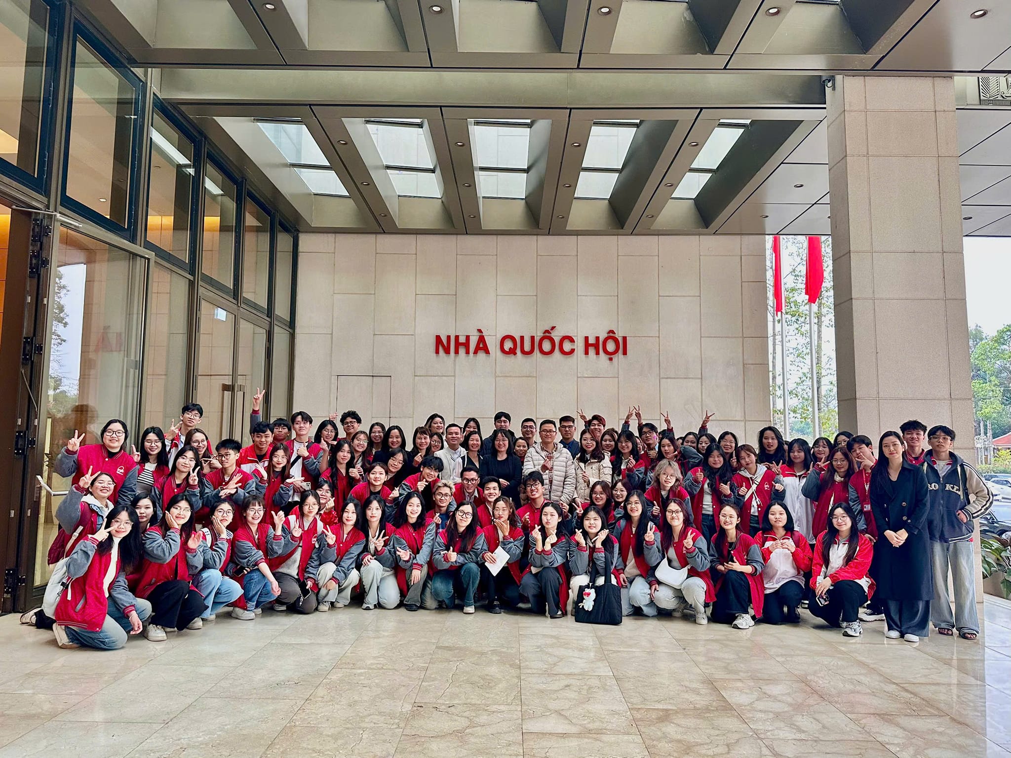 SINH VIÊN KHOA ĐA PHƯƠNG TIỆN THAM QUAN, NGHIÊN CỨU THỰC TẾ TẠI BÁO NHÂN DÂN