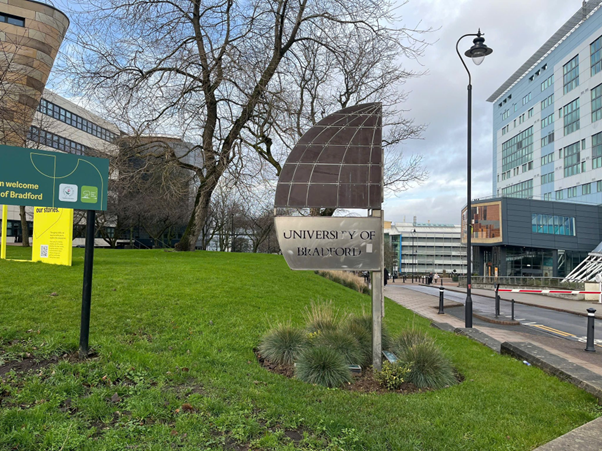 SINH VIÊN TRAO ĐỔI NGÀNH TRUYỀN THÔNG ĐA PHƯƠNG TIỆN TẠI ĐH BRADFORD (ANH QUỐC)