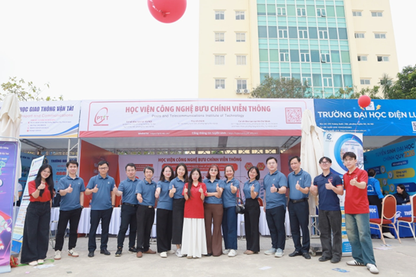 Khoa Đa phương tiện PTIT khởi động mùa tuyển sinh 2026: Sôi động hành trình tại Nghệ An và Thanh Hóa