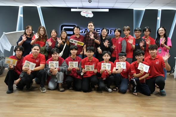 Sinh viên Khoa Đa phương tiện trải nghiệm thực tế tại Gameloft Việt Nam