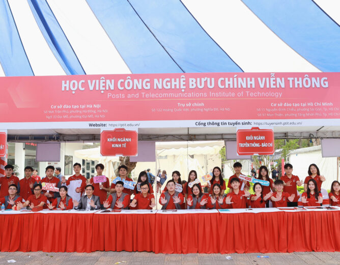Gian tư vấn PTIT thu hút đông đảo sĩ tử 2k8 tại Ngày hội Tư vấn tuyển sinh – Hướng nghiệp 2026