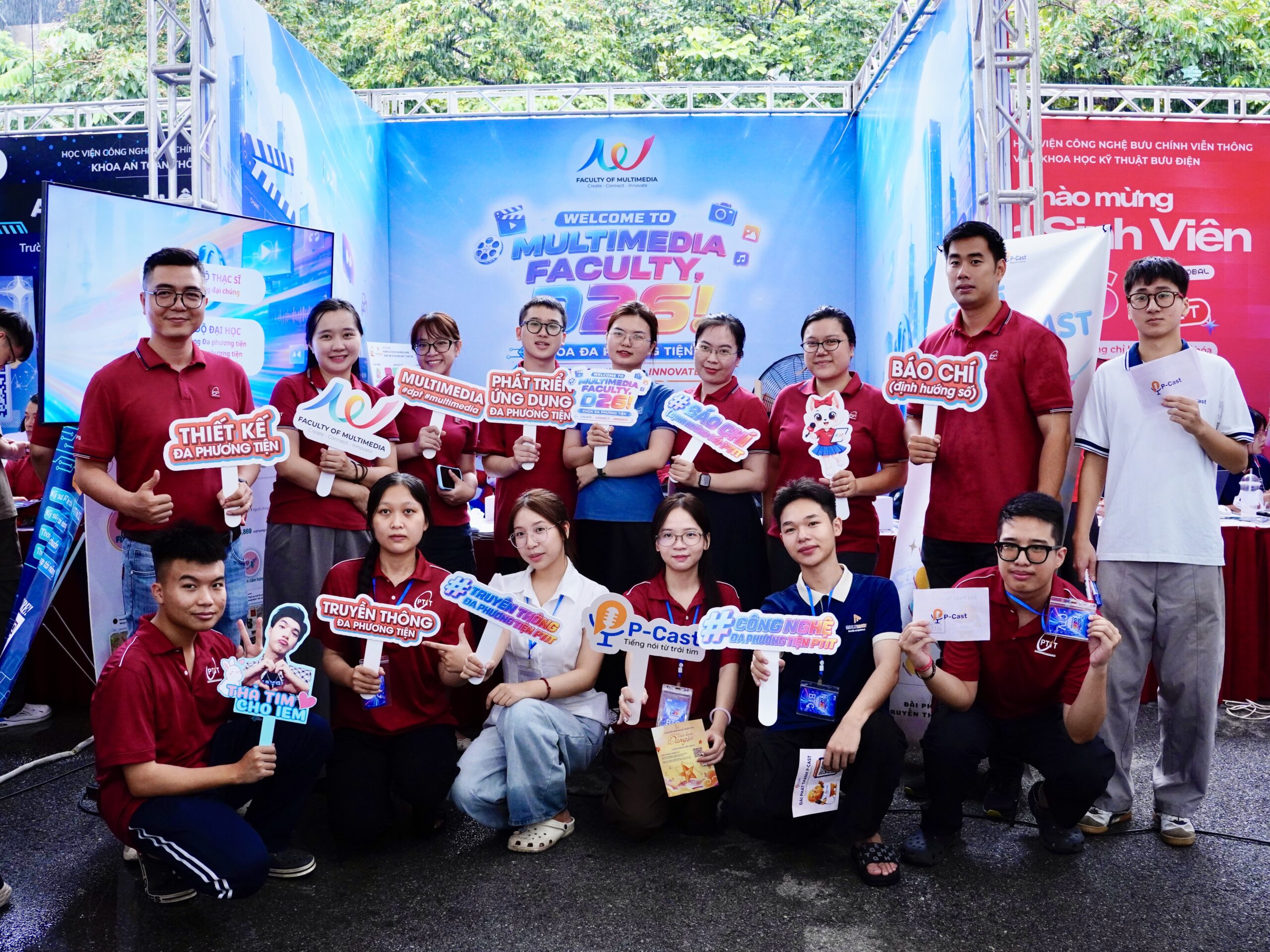D26 rộn ràng ngày đầu nhập học, khám phá gian hàng Khoa Đa phương tiện