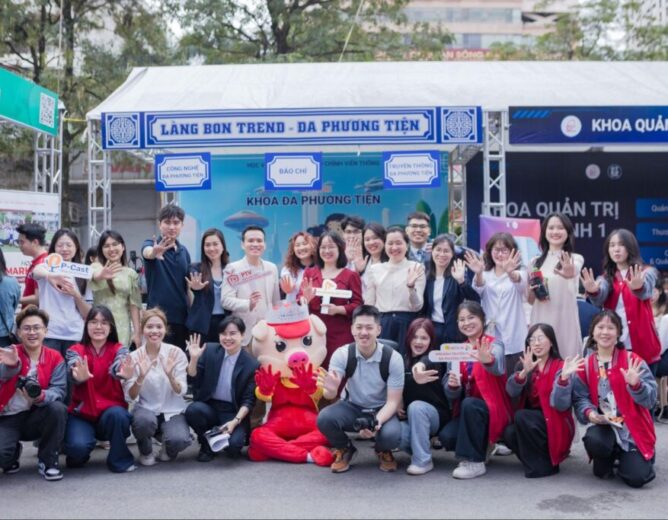 STEM X OPENDAY PTIT 2025: 2K7 GENERATION ENTHUSIASTICALLY CONQUERS “BON TREND VILLAGE OF MULTIMEDIA”